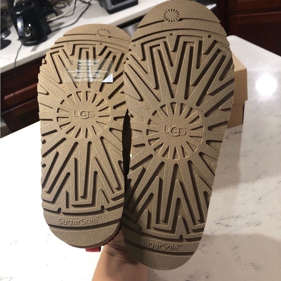Size 4-6 Euro Sz 36-38 Brand New UGG Kids Tazz Chestnut Slippers 100% authentic - Picture 10 of 12